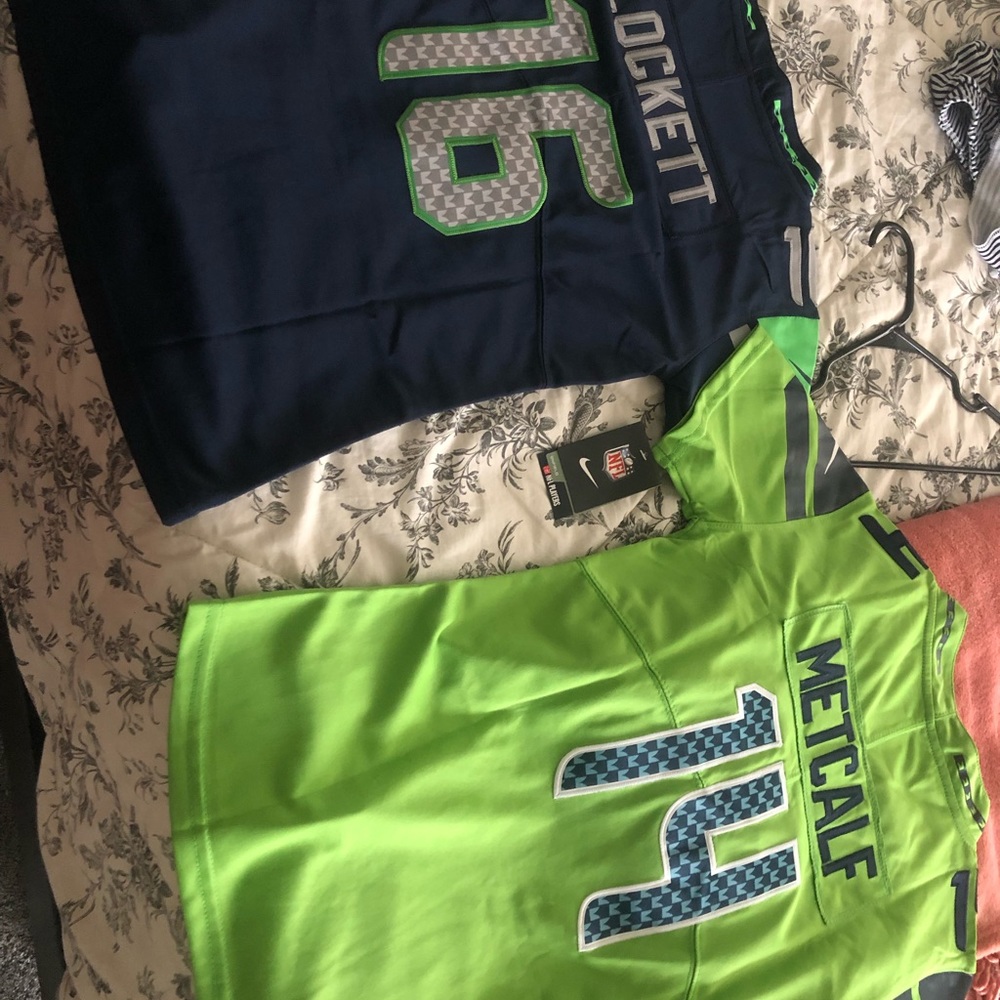 Women’s Seahawks Jersey Metcalf Action Green